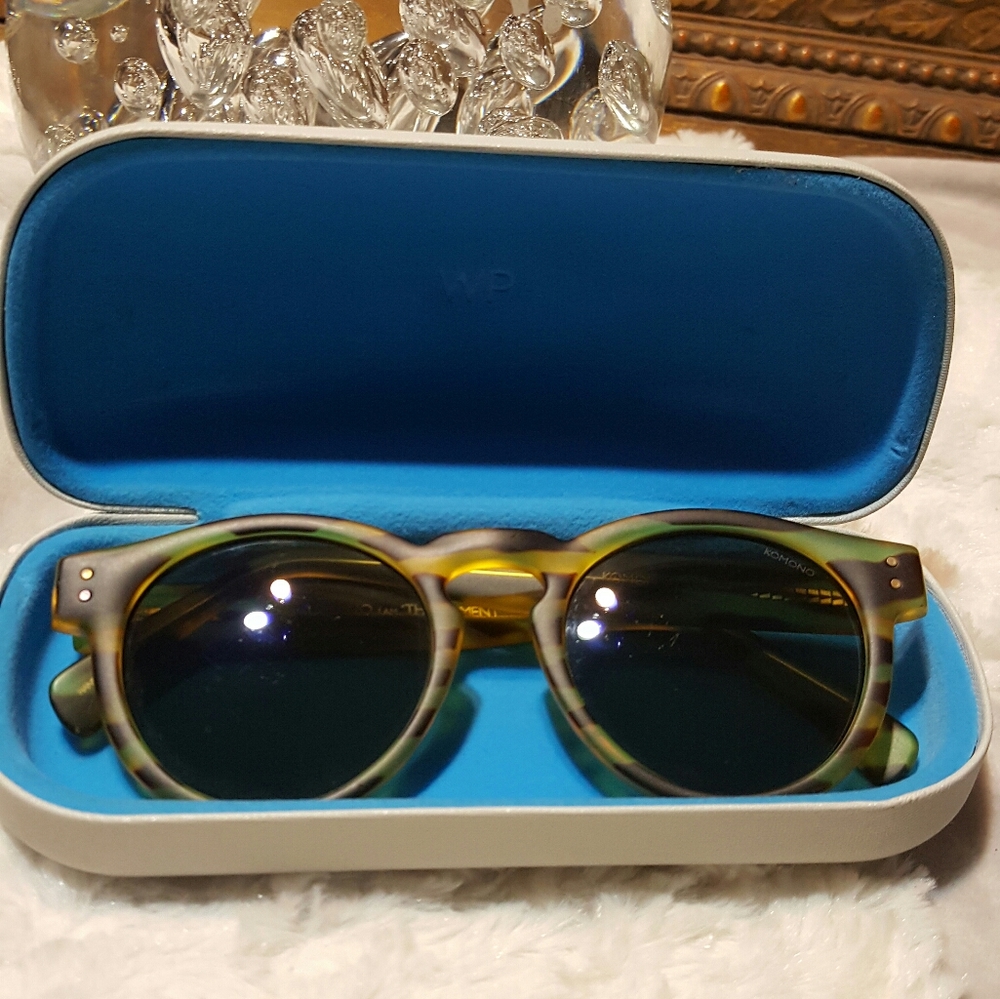Sunglasses - Picture 5 of 5